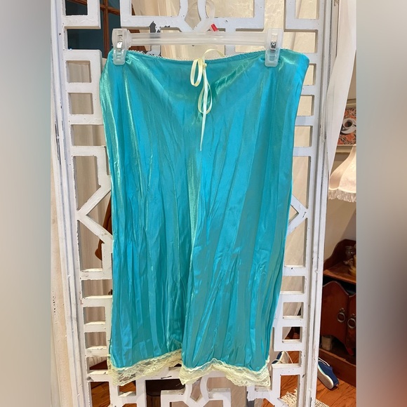 Vintage Other - Y2K Turquoise Satin Chemise Slip with light green lace